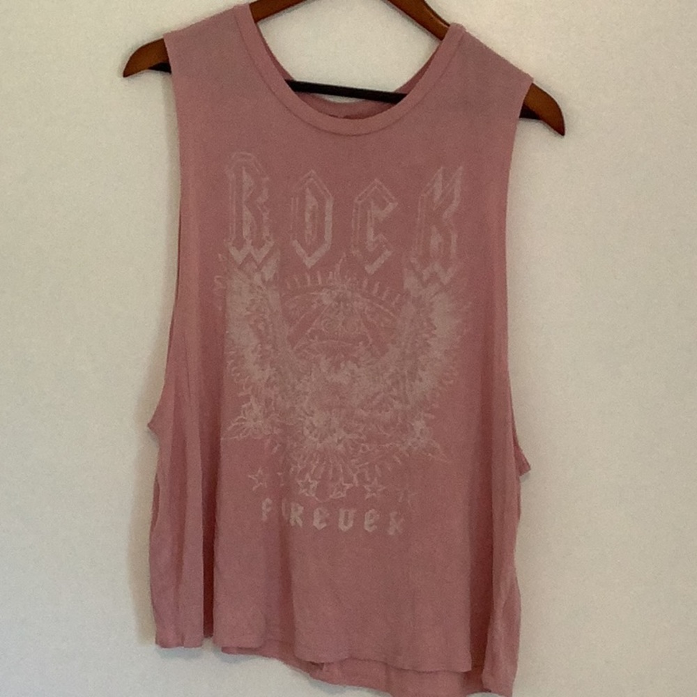 “Rock Forever” tank